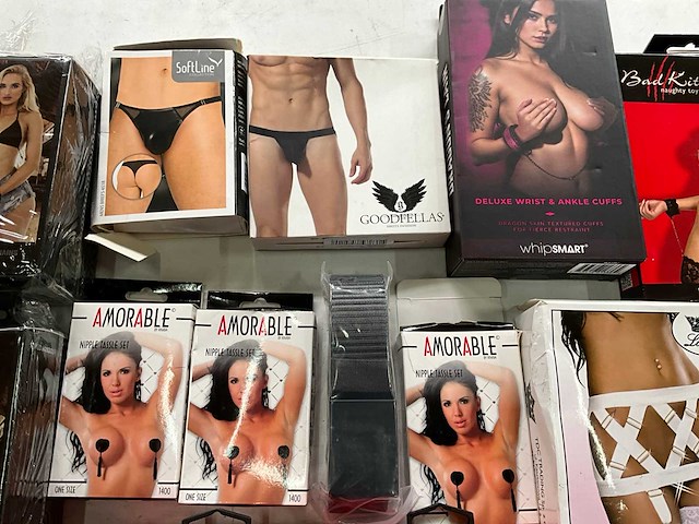 Mix kavel erotische accessoires - afbeelding 5 van  9