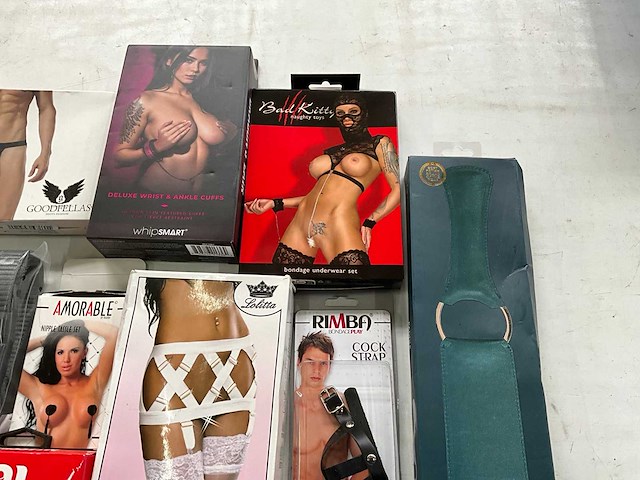 Mix kavel erotische accessoires - afbeelding 6 van  9