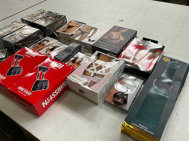 Mix kavel erotische accessoires - afbeelding 8 van  9