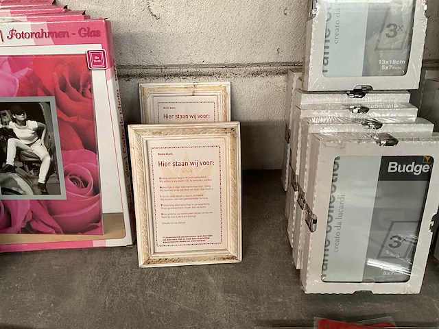 Mix kavel fotolijsten en wandbordjes - afbeelding 3 van  7