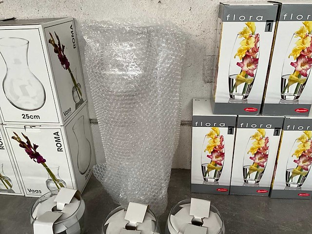 Mix kavel glazen vazen - afbeelding 5 van  6