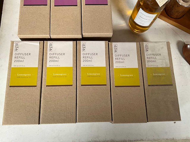 Mix kavel met o.a. bsab diffuser refill - afbeelding 4 van  6