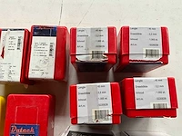 Mix kavel nagels van verschillende merken - afbeelding 3 van  7