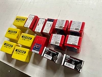 Mix kavel nagels van verschillende merken - afbeelding 6 van  7