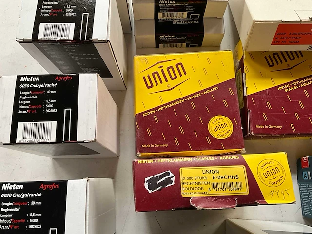 Mix kavel nieten van verschillende merken - afbeelding 8 van  8