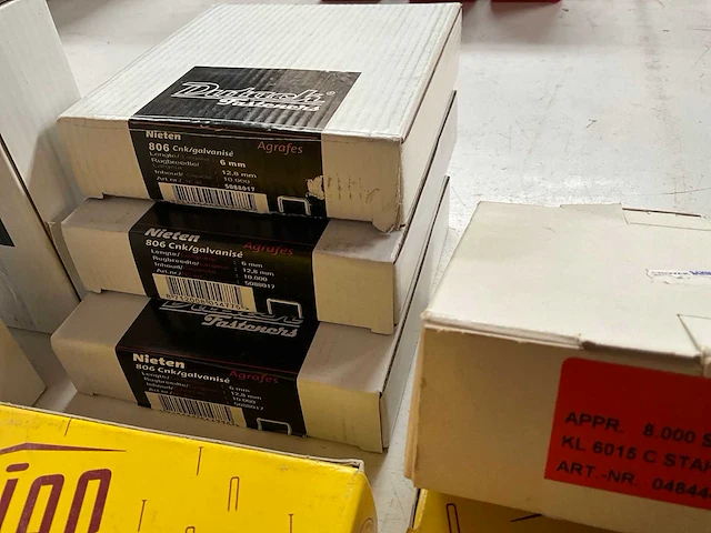 Mix kavel nieten van verschillende merken - afbeelding 5 van  8