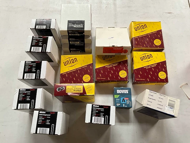 Mix kavel nieten van verschillende merken - afbeelding 3 van  8