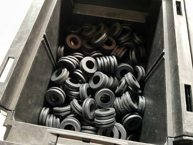 Mix kavel overige bevestigingsmaterialen - afbeelding 2 van  4