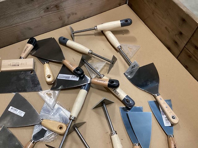 Mix kavel plamuurmessen en verfkrabbers - afbeelding 5 van  6