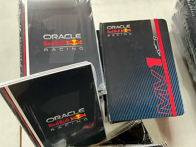 Mix kavel red bull racing max verstappen merchandise - afbeelding 4 van  7