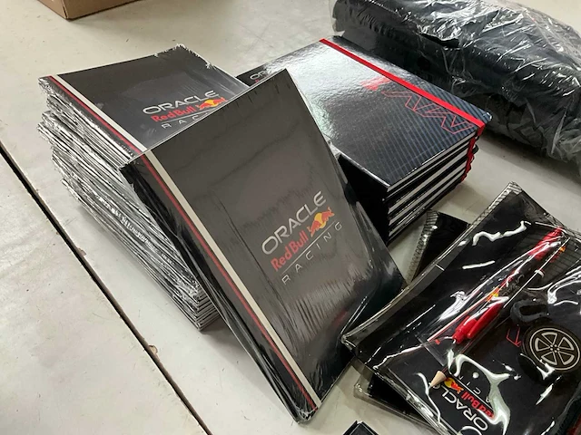 Mix kavel red bull racing max verstappen merchandise - afbeelding 5 van  7