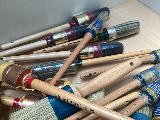Mix kavel ronde en platte kwasten (30x) - afbeelding 3 van  4