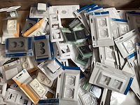 Mix kavel schakelmateriaal - afbeelding 1 van  6