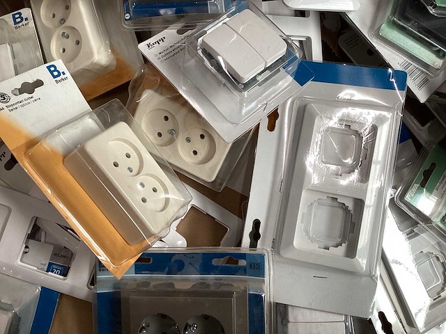 Mix kavel schakelmateriaal - afbeelding 5 van  6