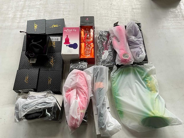 Mix kavel sex toys - afbeelding 1 van  8