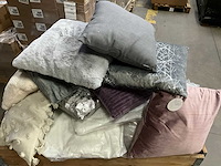 Mix kavel sierkussens en binnen kussens - afbeelding 1 van  6