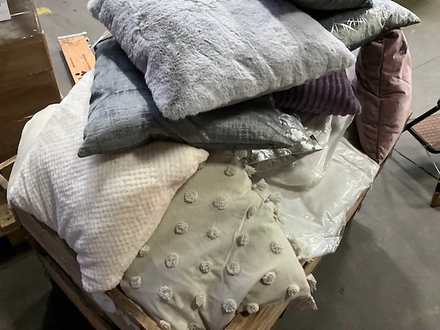 Mix kavel sierkussens en binnen kussens - afbeelding 4 van  6