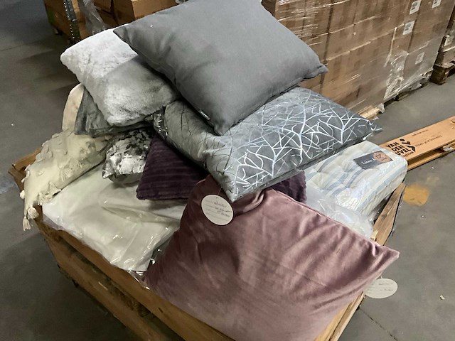 Mix kavel sierkussens en binnen kussens - afbeelding 6 van  6