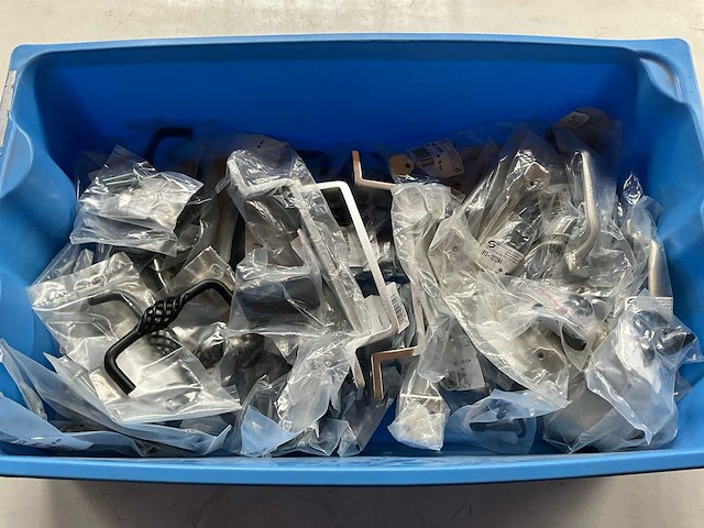 Mix kavel siro diverse metalen grepen en haken - afbeelding 1 van  5