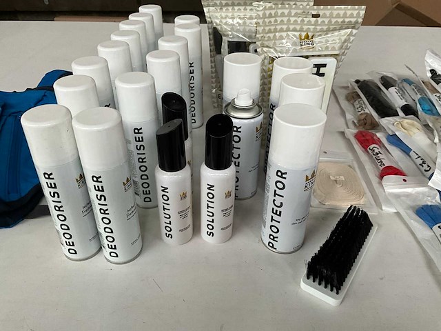 Mix kavel sneaker onderhoud producten & veters - afbeelding 2 van  9