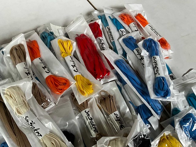 Mix kavel sneaker onderhoud producten & veters - afbeelding 8 van  9