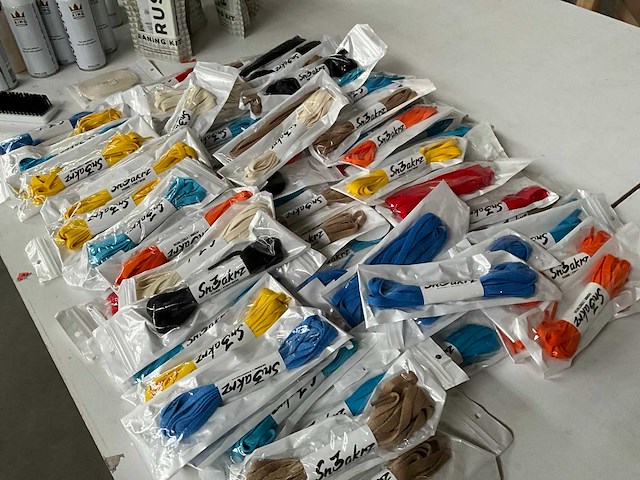 Mix kavel sneaker onderhoud producten & veters - afbeelding 9 van  9