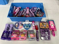 Mix kavel verzorgings producten kinderthema - afbeelding 1 van  6