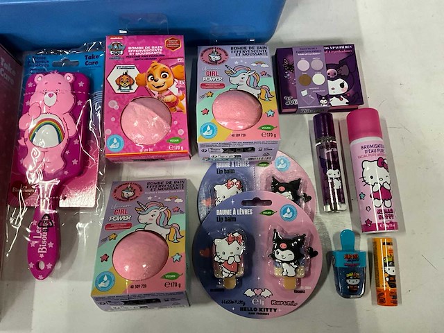 Mix kavel verzorgings producten kinderthema - afbeelding 3 van  8