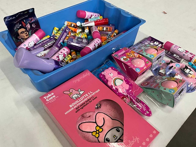 Mix kavel verzorgings producten kinderthema - afbeelding 8 van  8