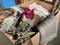 Mix kavel woonaccessoires, o.a. keukentextiel, kussens en deurmatten - afbeelding 10 van  10