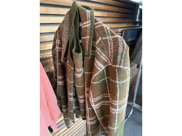 Mix kledij - afbeelding 4 van  5