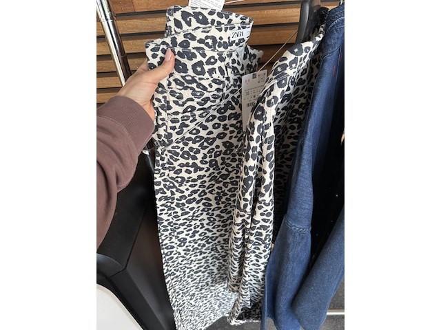 Mix kledij - afbeelding 4 van  8