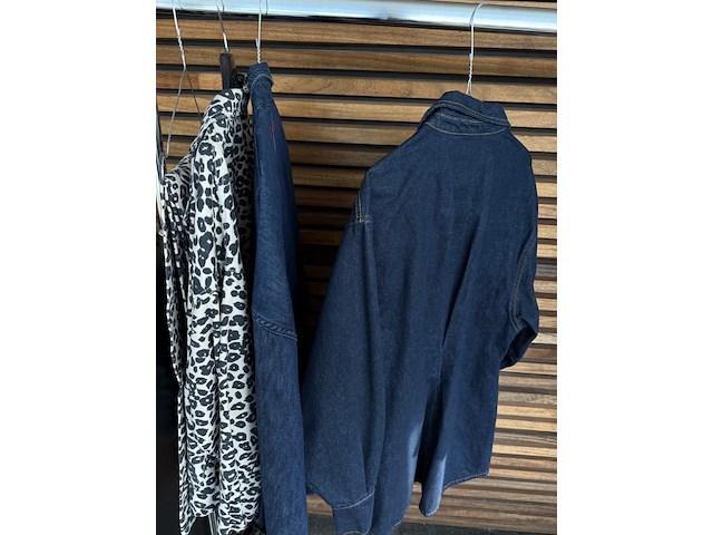 Mix kledij - afbeelding 7 van  8