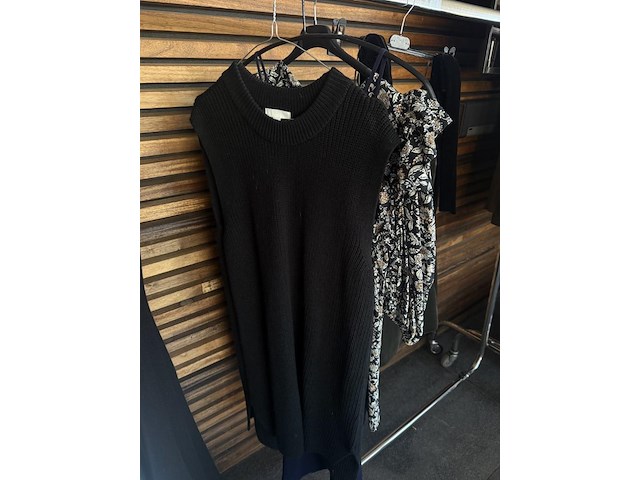 Mix kledij - afbeelding 4 van  8