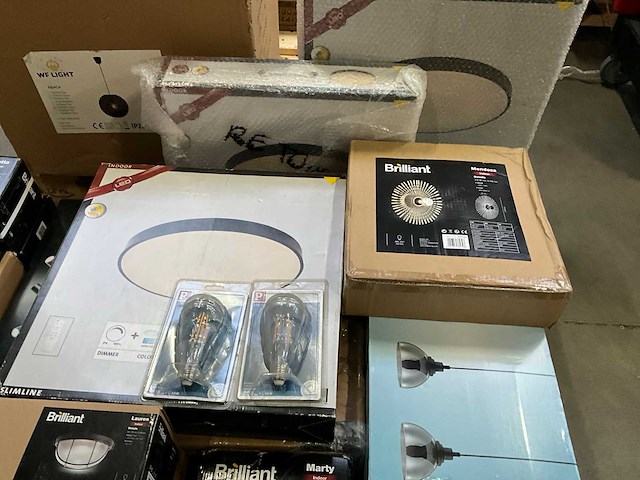 Mix pallet verlichting retouren webwinkel - afbeelding 2 van  8