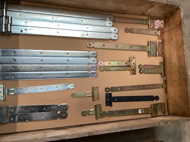 Mixkavel diverse poortscharnieren (34x) - afbeelding 1 van  5