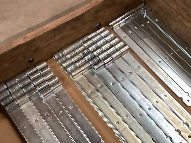 Mixkavel diverse poortscharnieren (94x) - afbeelding 2 van  5