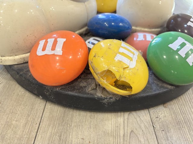 M&m display - afbeelding 2 van  2