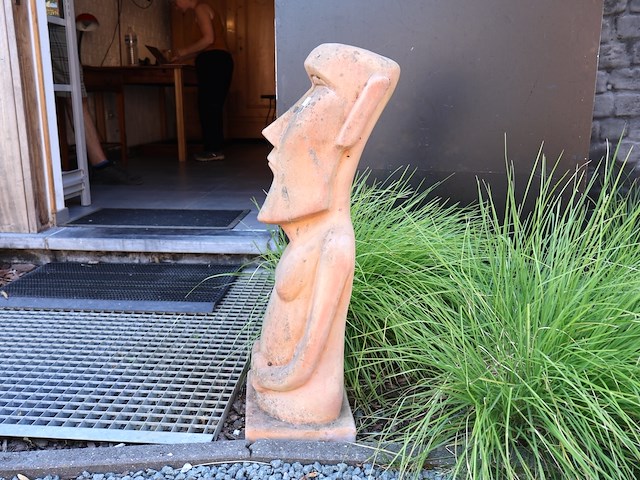 Moai beeld - afbeelding 3 van  6