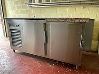 Mobema rwt-t-1620 koelwerkbank met 2 koel departementen