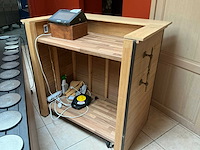 Mobiel houten ontvangstmeubel - afbeelding 3 van  5