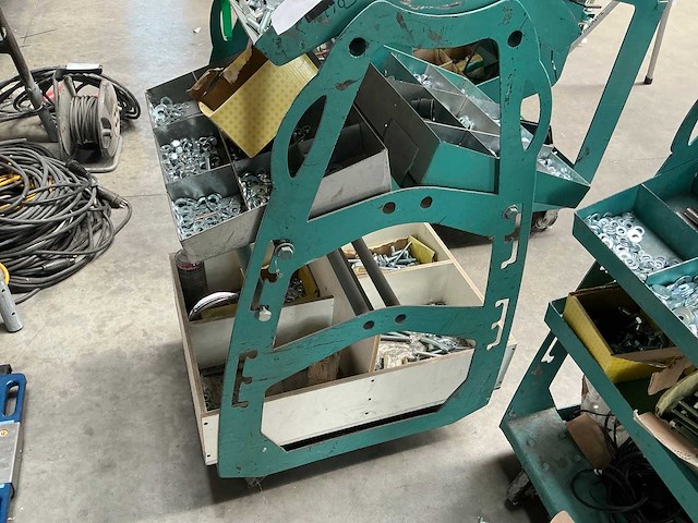 Mobiel rek met bevestigingsmaterialen - afbeelding 3 van  4