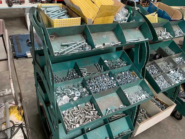 Mobiel rek met bevestigingsmaterialen - afbeelding 4 van  6