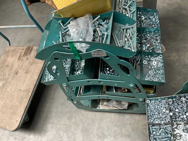Mobiel rek met bevestigingsmaterialen - afbeelding 6 van  6