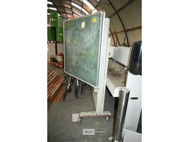 Mobiel vijfvlaks schoolbord - afbeelding 3 van  4