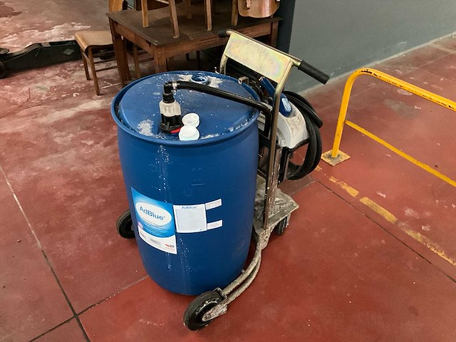 Mobiele adblue-tankinstalatie - afbeelding 1 van  7