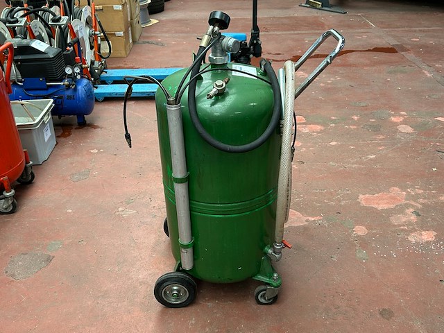 Mobiele afvalolieafzuiger - afbeelding 1 van  4