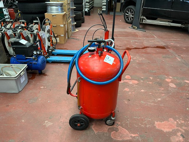 Mobiele afvalolieafzuiger - afbeelding 1 van  4