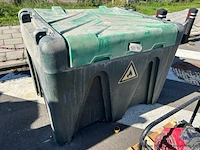 Mobiele brandstoftank met elektrische pomp piusi carry 2000/24v, bouwjaar 2003, 24 v, 0,16 kw. inclusief sleutels, serienummer 00022400a. werking niet gekend.