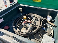 Mobiele brandstoftank met elektrische pomp piusi carry 2000/24v, bouwjaar 2003, 24 v, 0,16 kw. inclusief sleutels, serienummer 00022400a. werking niet gekend. - afbeelding 2 van  4